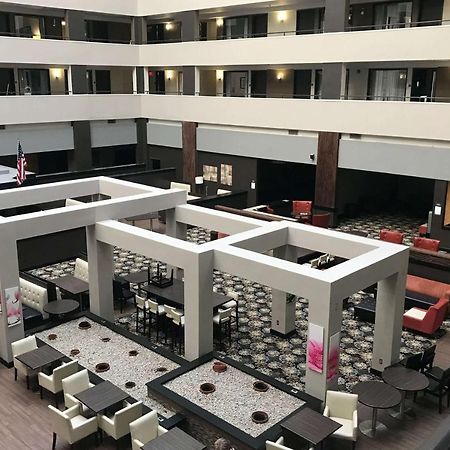 Ramada By Wyndham Southfield Hotel Kültér fotó