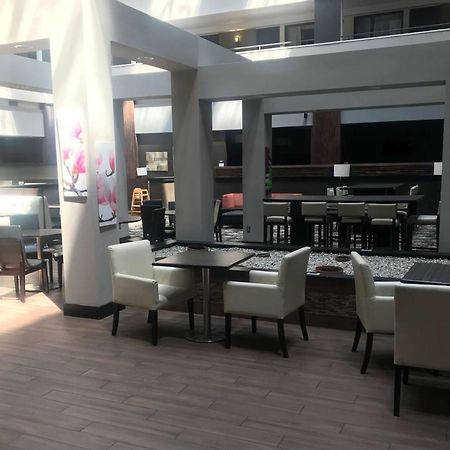 Ramada By Wyndham Southfield Hotel Kültér fotó