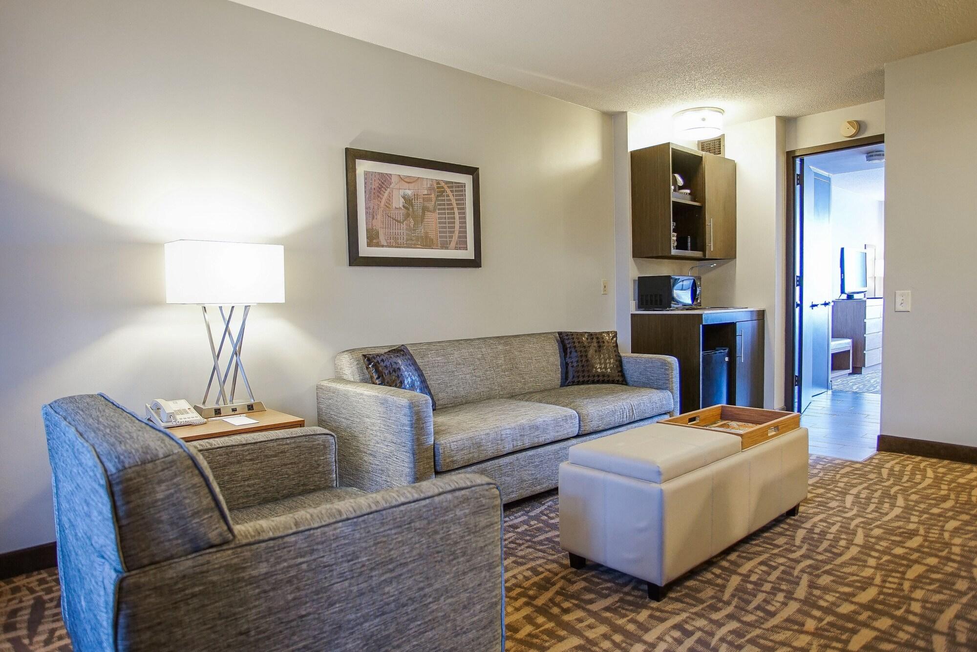 Ramada By Wyndham Southfield Hotel Kültér fotó