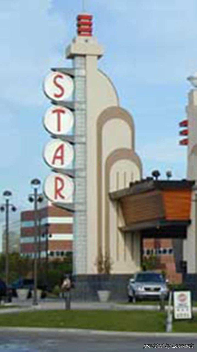 Ramada By Wyndham Southfield Hotel Kültér fotó