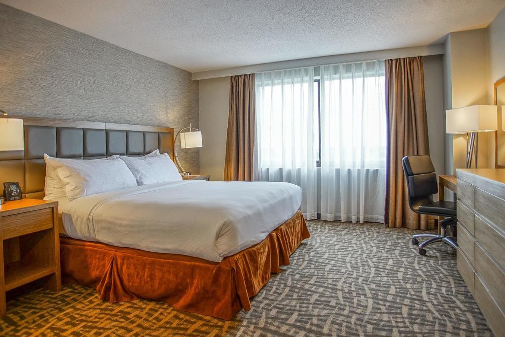 Ramada By Wyndham Southfield Hotel Kültér fotó