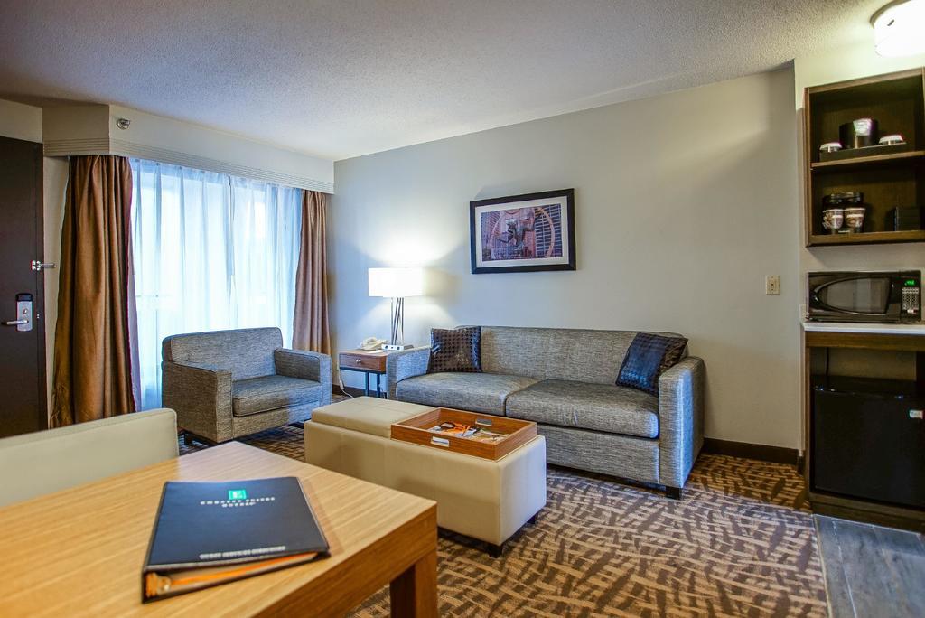 Ramada By Wyndham Southfield Hotel Kültér fotó