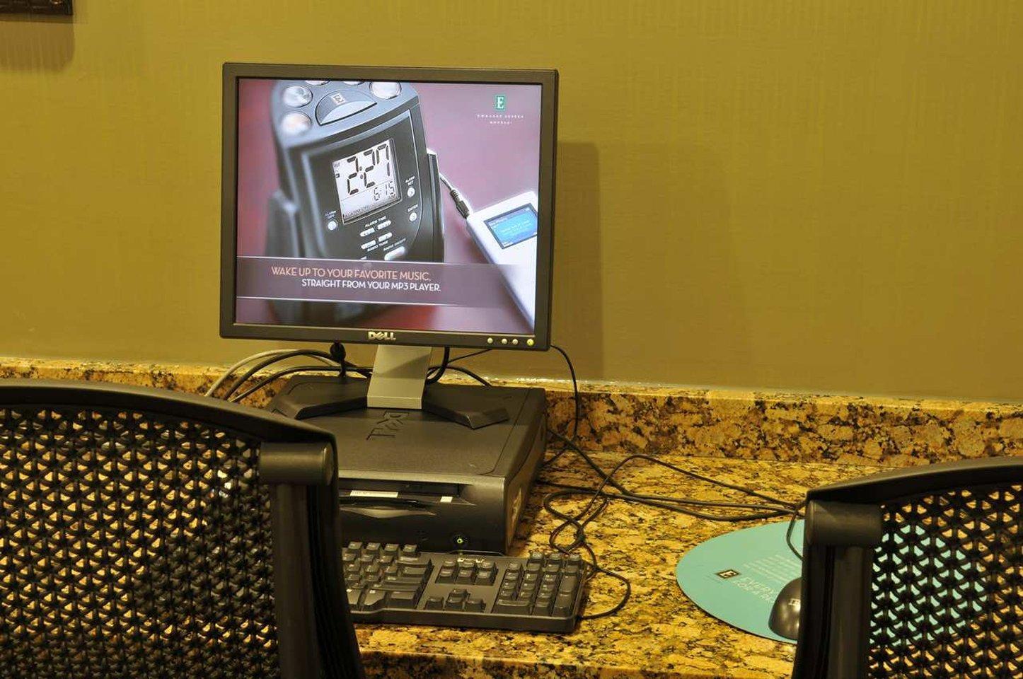 Ramada By Wyndham Southfield Hotel Kültér fotó