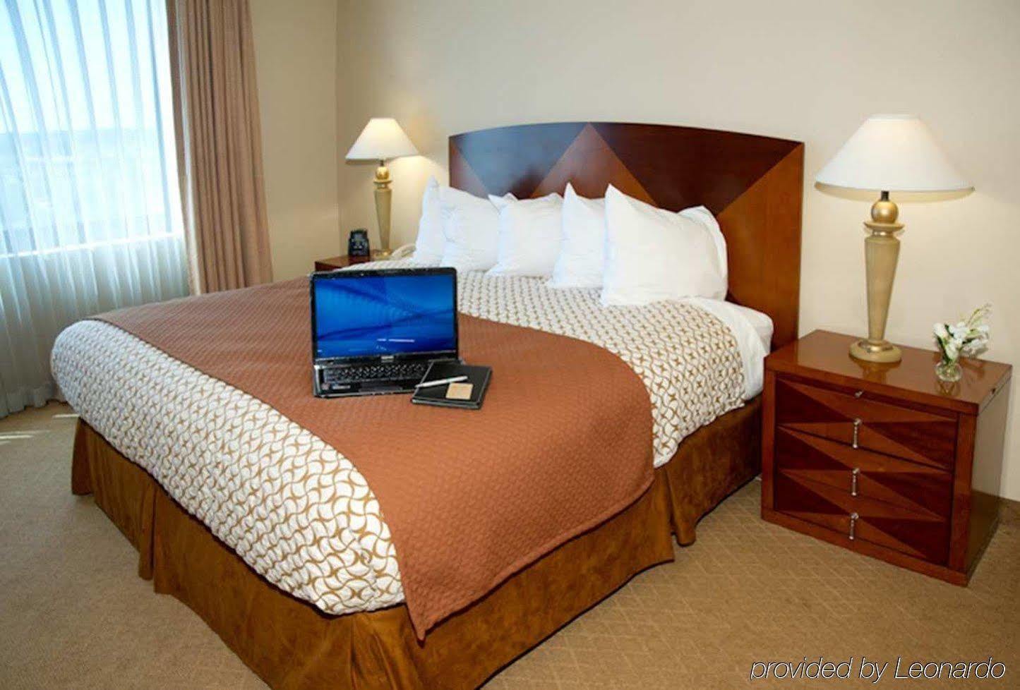 Ramada By Wyndham Southfield Hotel Kültér fotó