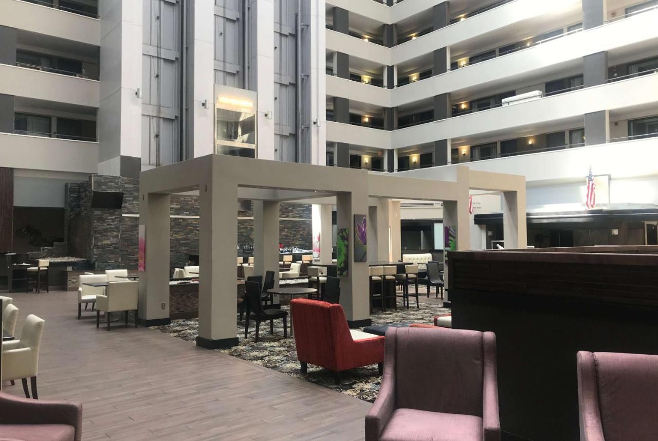 Ramada By Wyndham Southfield Hotel Kültér fotó